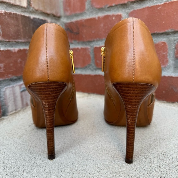 MICHAEL MICHAEL KORS
Elodie Leather Peep Toe Side Zip Shooties Sz 9 - Picture 6 of 13